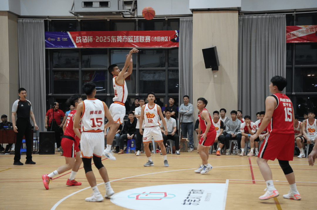 精彩篮球赛事轮番上演，激情爆棚