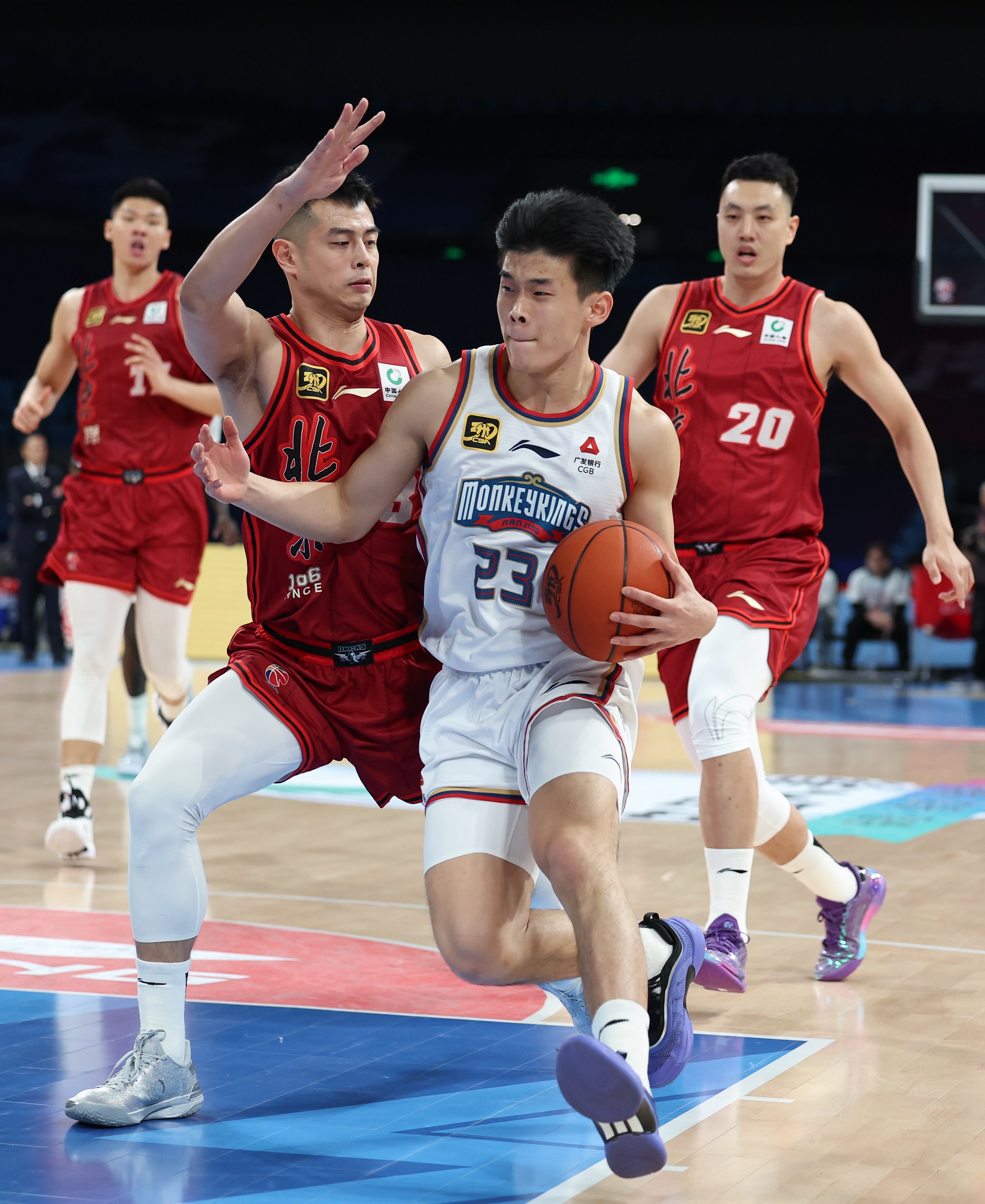 江苏男篮主场不敌北京队，遭遇失利