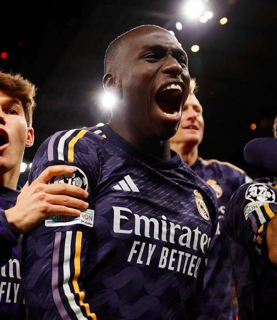 巴利亚多利德主场失利，需调整球队体系