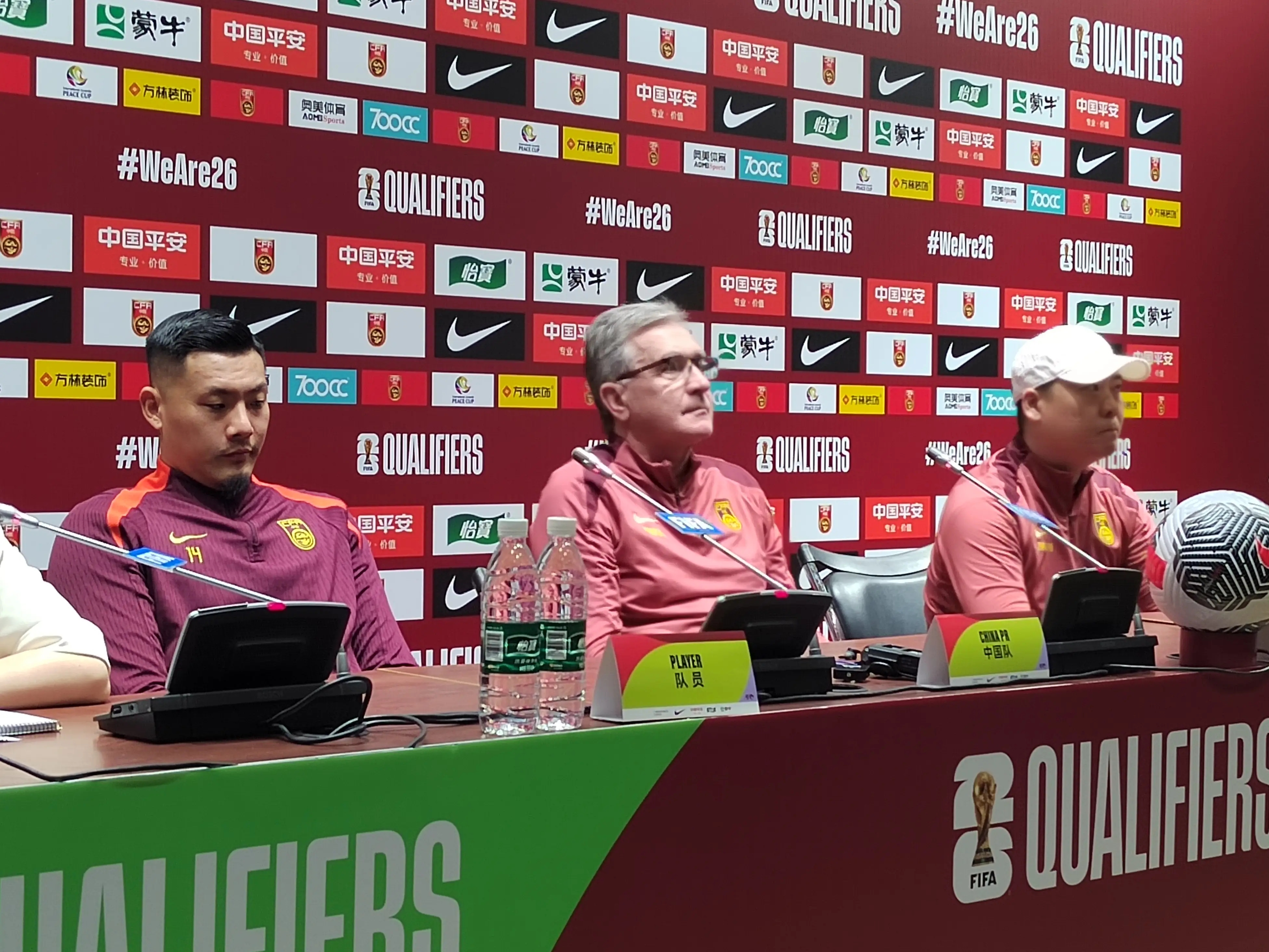 包含争夺胜利，欧洲国家队全力以赴的词条