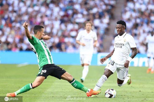 皇家贝蒂斯客场大胜埃尔切，全队沸腾的简单介绍