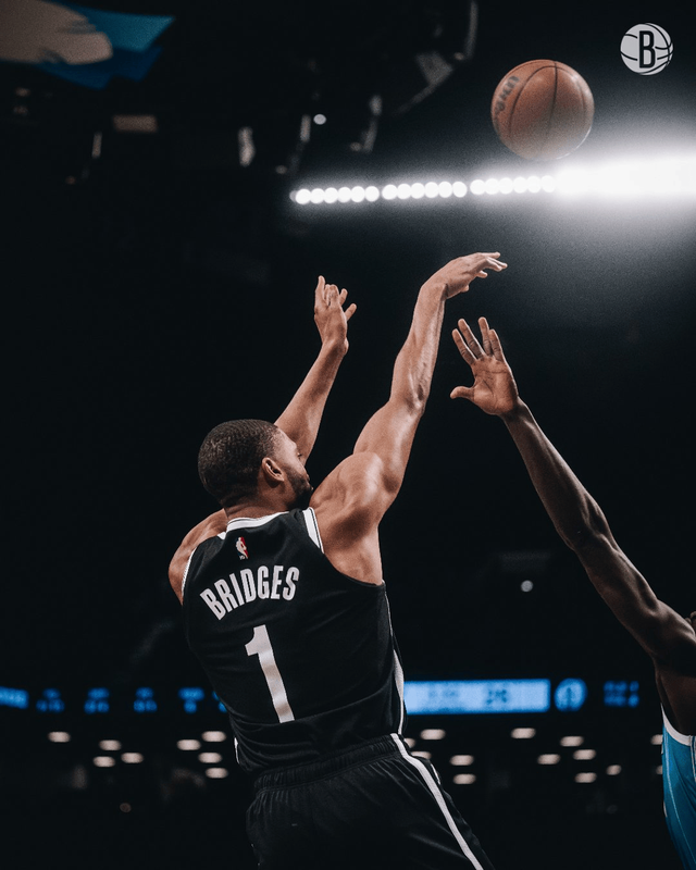 包含太阳后卫布里奇斯：团结是我们的胜利法宝的词条