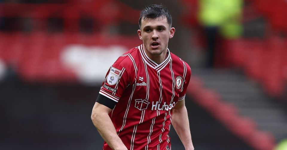 关于布里斯托城客场逼平，保持不败状态稳固的信息