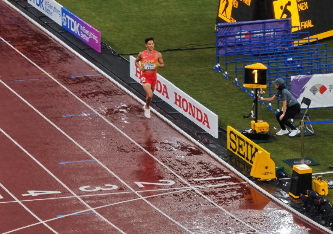 星空体育活动-丹麦田径选手冲刺夺冠，创造奇迹